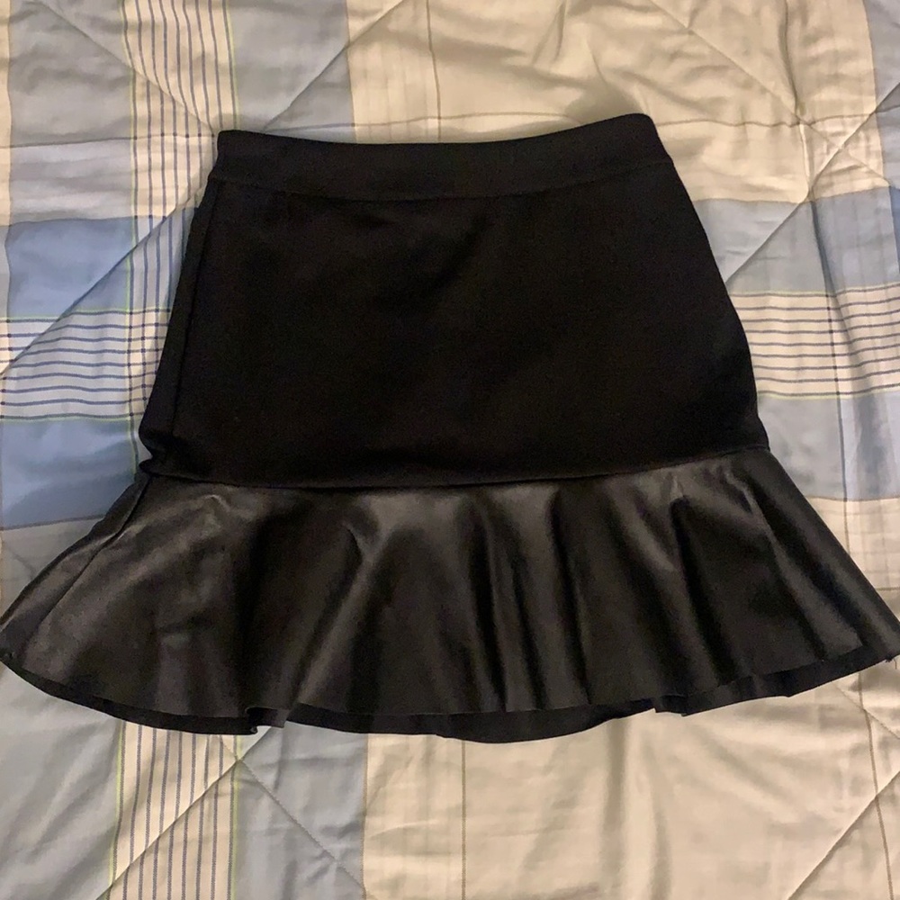 Forever 21 black skirt